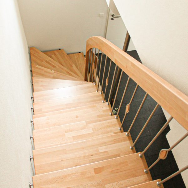 escalier-suspendu-hetre-inox