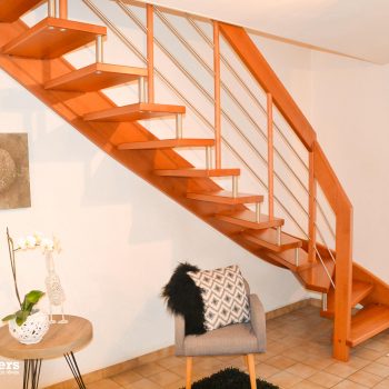 escalier-suspendu-acier-bois-inox