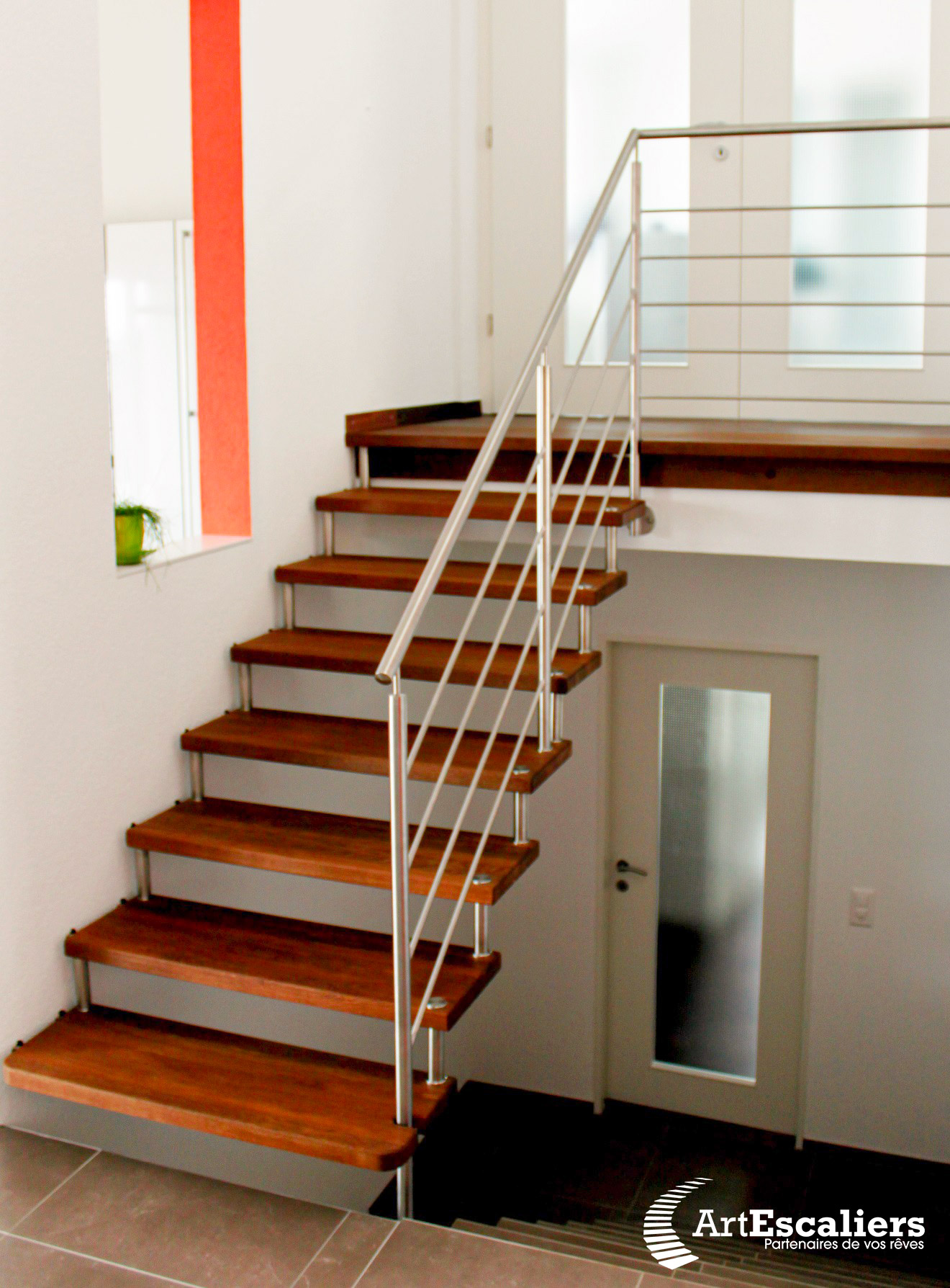 escalier-autoporteur-breuveté-bois-inox-acier-design-moderne