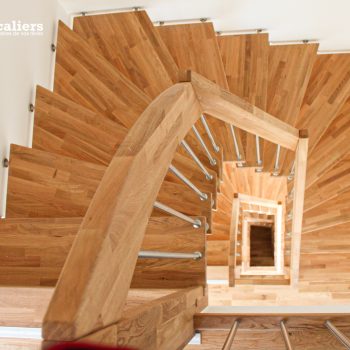 escalier_design-suspendu_2-quarts-tournant_bois-hetre_ballustre-inox_02-artescaliers