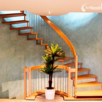 escalier_design-suspendu_2-quarts-tournant_bois-hetre_ballustre-inox_01-artescaliers