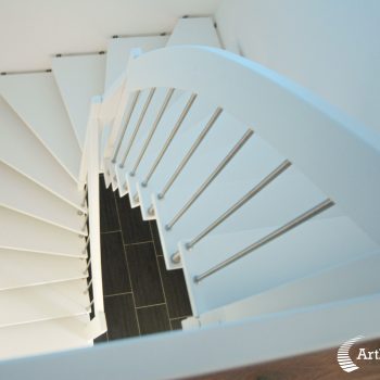 escalier_design-suspendu_2-quarts-tournant_bois-laque_ballustre-inox_01-artescaliers