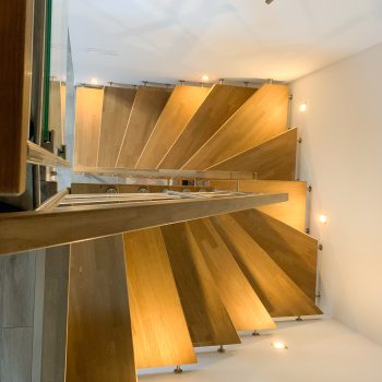escalier-autoporteur-breuveté-bois-inox-acier-design-moderne