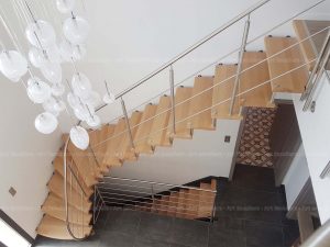 escalier suspendu bois métal