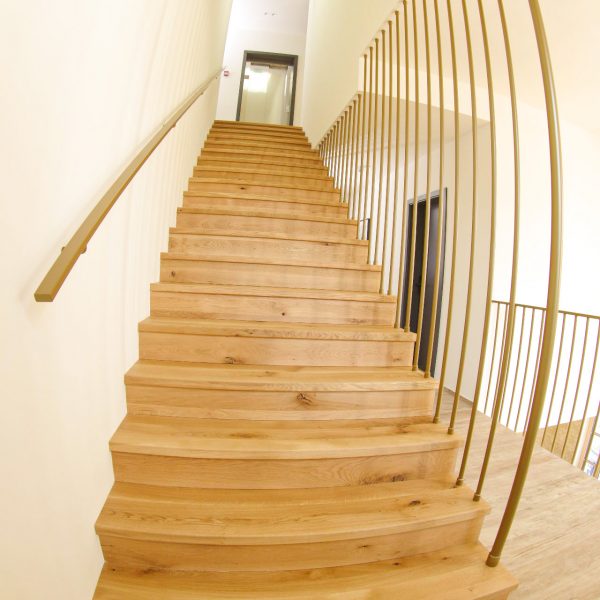 escalier-anglaise-hotel-bois
